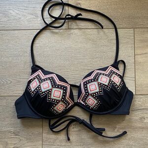 NWOT 34B Shade & Shore Swim Top